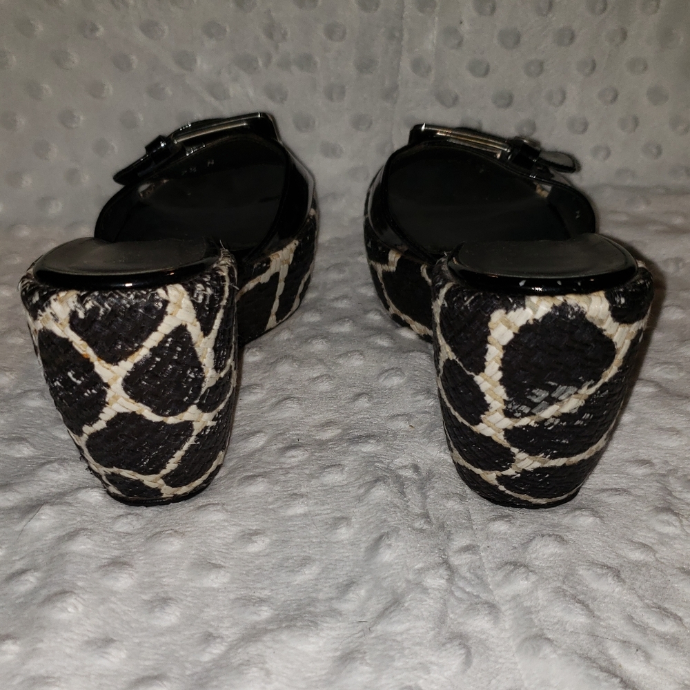 Stuart Weitzman 7 1/2 giraffe animal print buckle - Picture 7 of 16